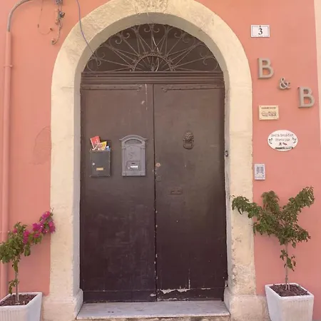 Bed & Breakfast Phenicusa 3*